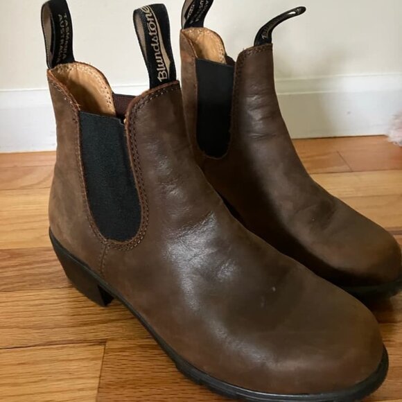 Blundstone Boots with heel - Picture 1 of 4